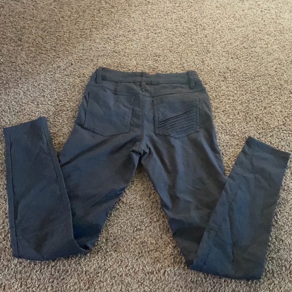 Stretchy prana pants - Picture 4 of 5